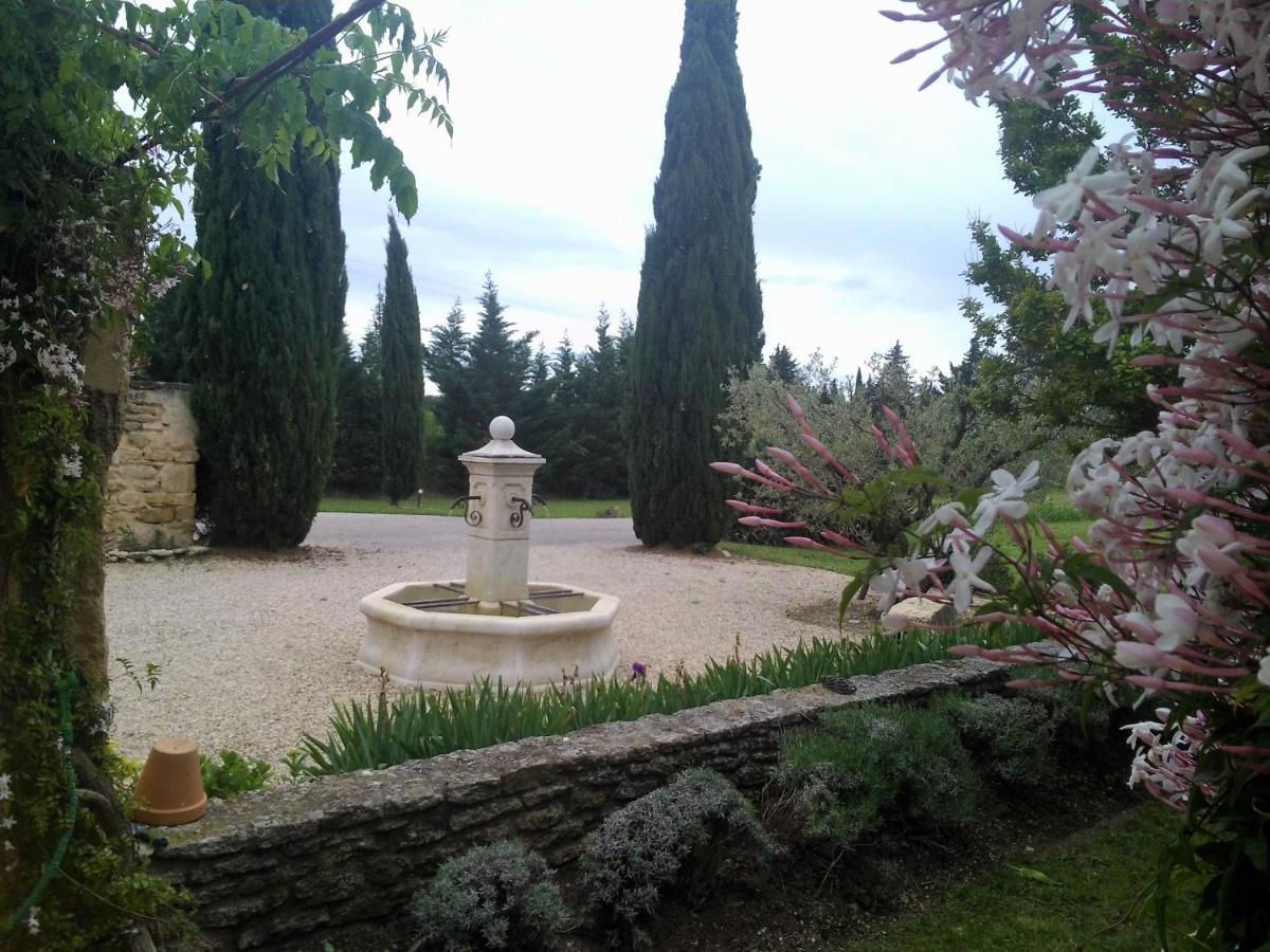 Mas Des Bougainvillees Sernhac Екстер'єр фото